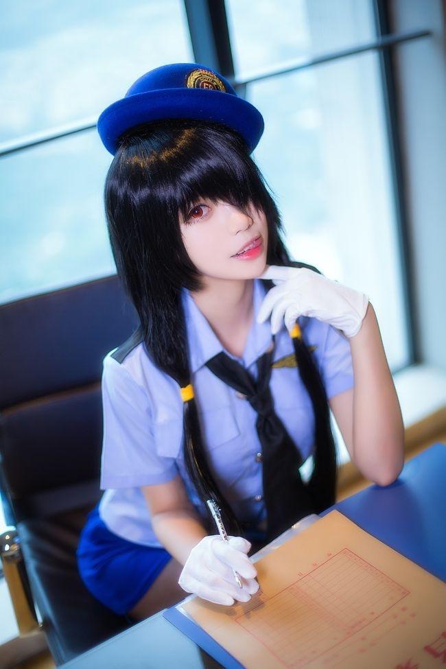 时崎狂三警服cos 小姐姐上演长腿丝袜极致诱惑